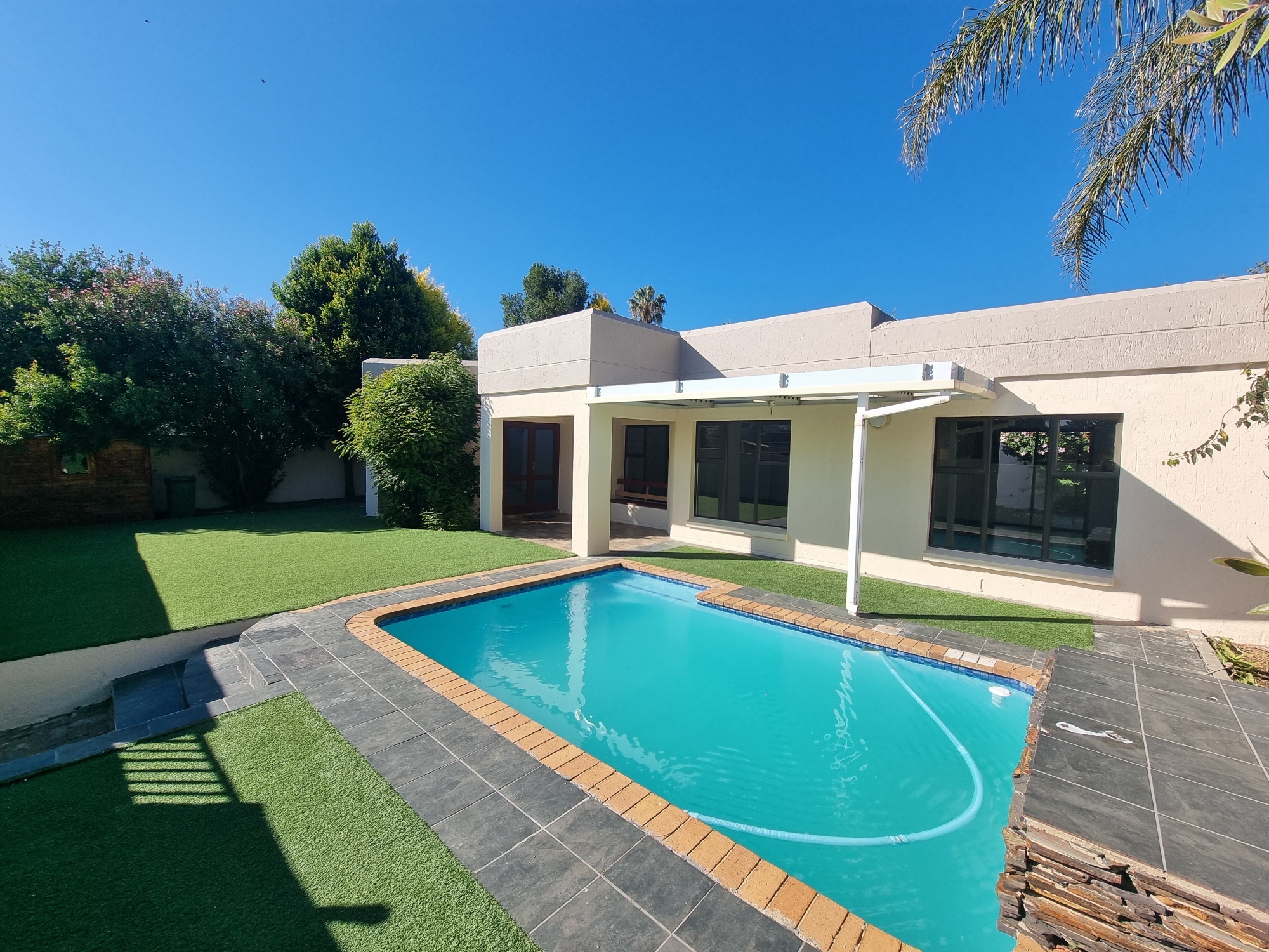 4 Bedroom Cluster – Sunninghill Gardens