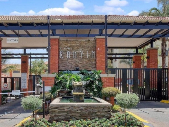 The Kanyin – 2 Bed 2 Bath – Middle Floor Apartment