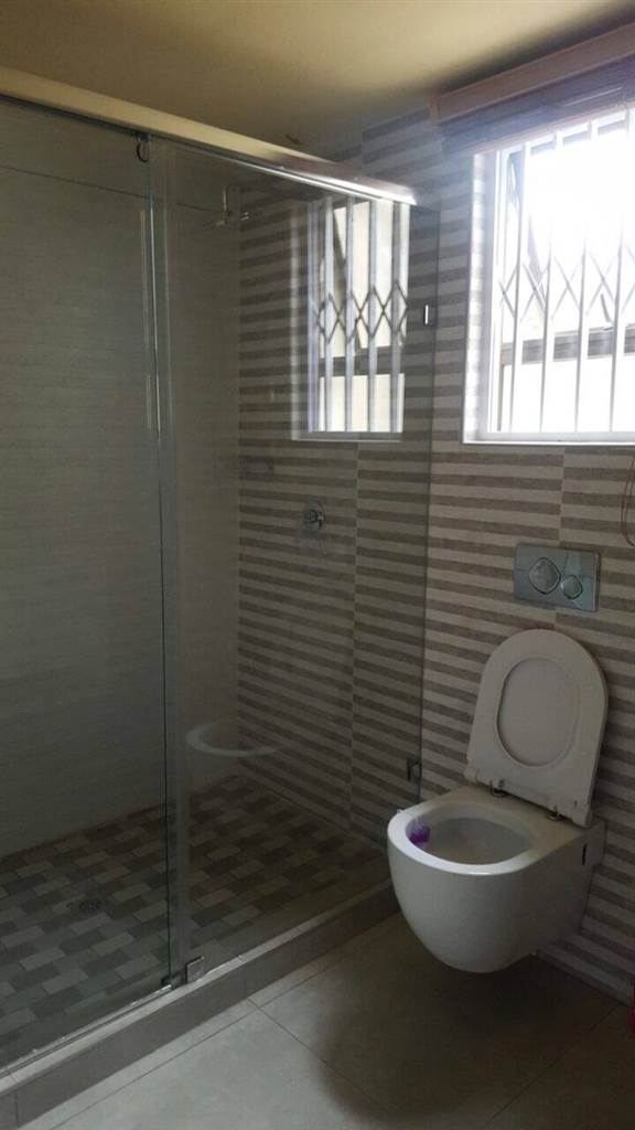 Rental: Three Bedroom Three Bathroom House In Westdene