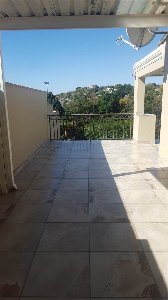 Rental: Three Bedroom Three Bathroom House In Westdene