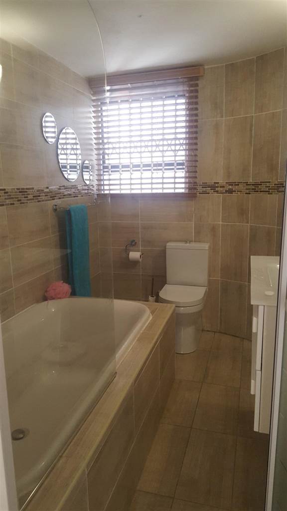 Rental: Three Bedroom Three Bathroom House In Westdene