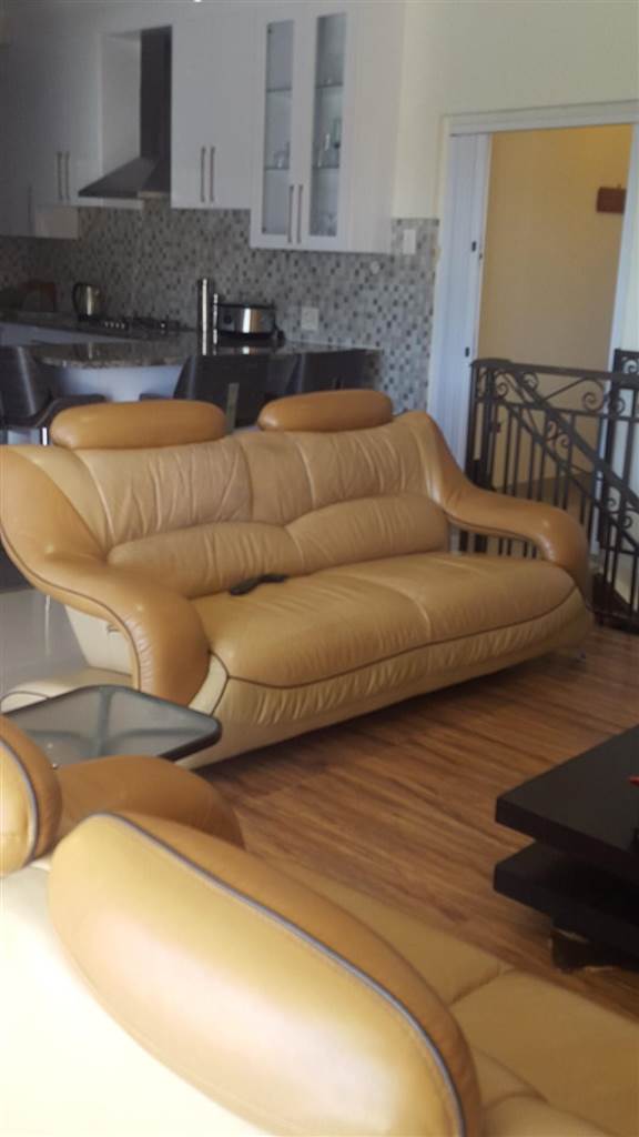Rental: Three Bedroom Three Bathroom House In Westdene