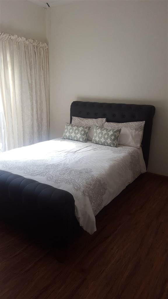 Rental: Three Bedroom Three Bathroom House In Westdene