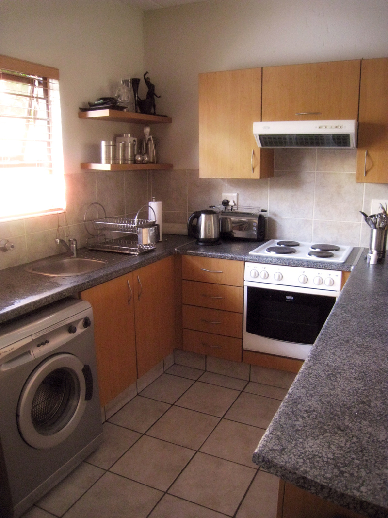 16 Matumi Sands – 2 Bed 1 Bath – Garden Apartment – Pineslopes