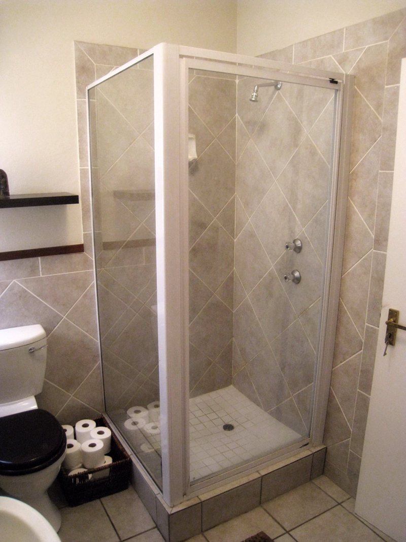 8 Matumi Sands – 2 Bed 1 Bath – Garden Apartment – Pineslopes
