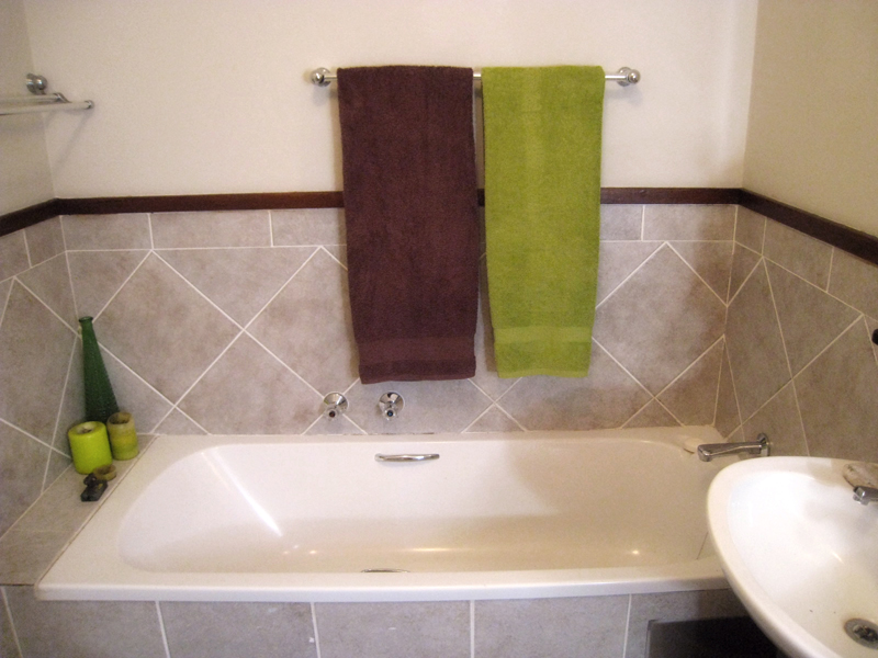 9 Matumi Sands – 2 Bed 1 Bath – Garden Apartment – Pineslopes
